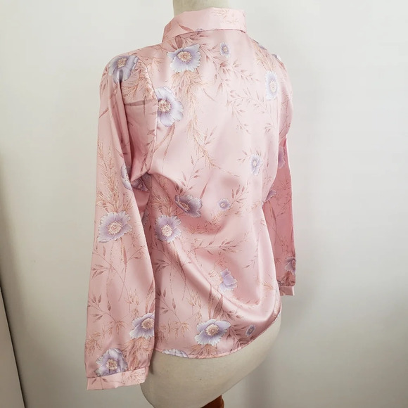 Vintage Floral Blouse Pink w/ Lavender Flowers Button Tie Neck Tagged La… - Picture 4 of 6